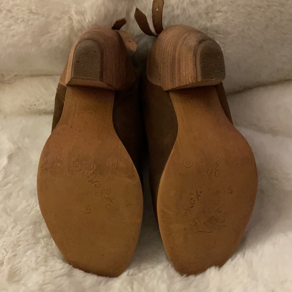 Naughty Monkey Sereena Brown Suede Ankle Booties size 8.5 - Picture 6 of 8
